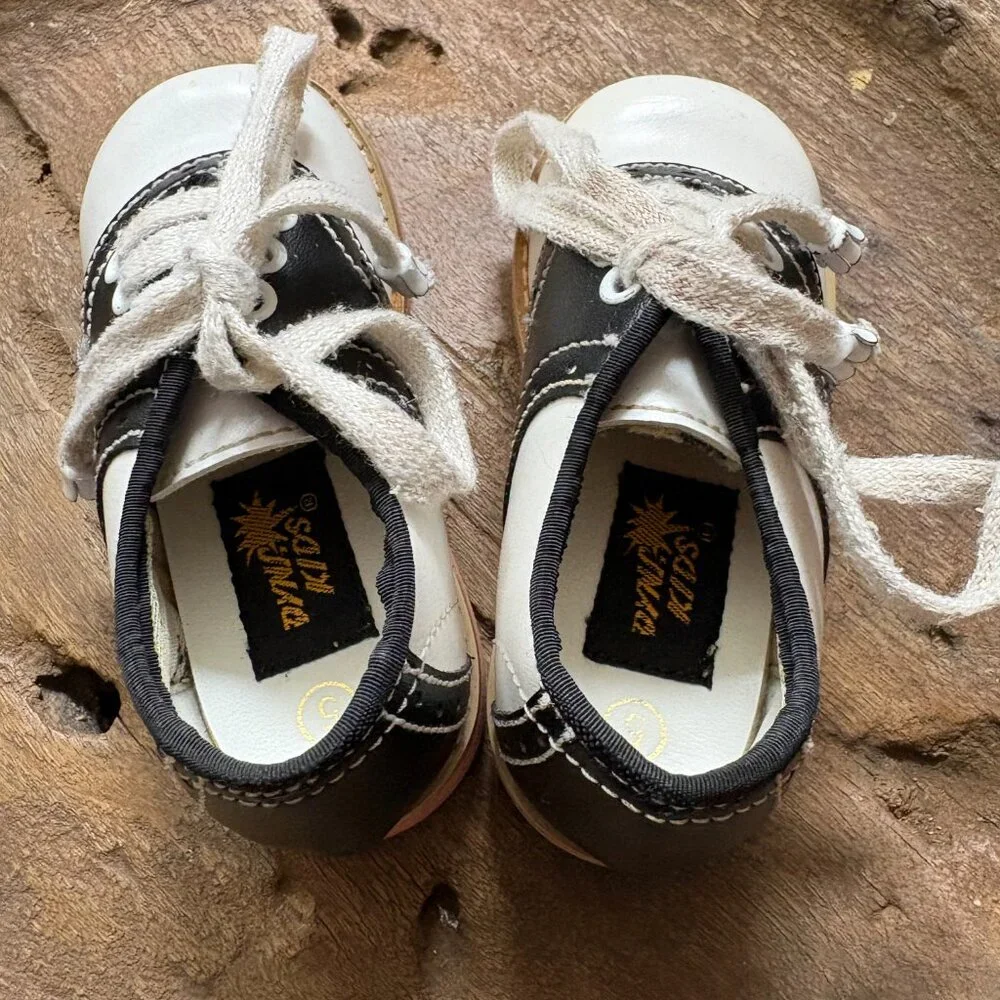 Dyna Kids retro black white saddle shoes toddler size 5 sock hop 1950s style